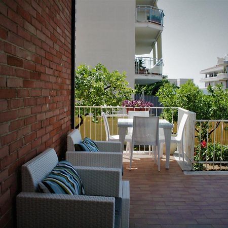 Sogno Mediterraneo Formia Bagian luar foto